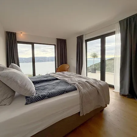Ena In A Peaceful Location With A Sea View Vila