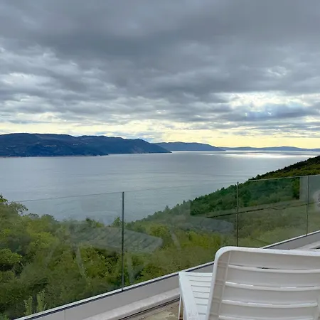 Ena In A Peaceful Location With A Sea View Vila
